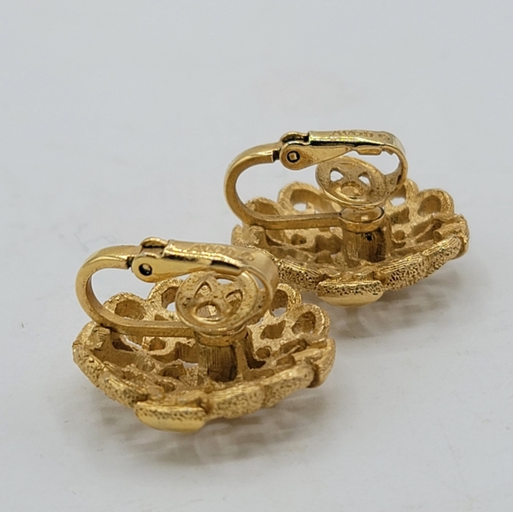 Avon Precious Pretenders Clip On Earrings Textured Filigree Scrollwork 70s Vtg - Picture 7 of 10